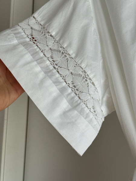Abito in cotone con ricami