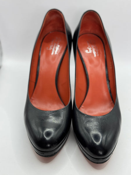 Décolleté in pelle nera con plateau