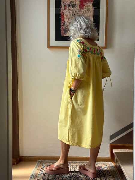 Abito vintage con ricami