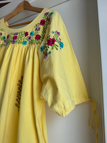Abito vintage con ricami