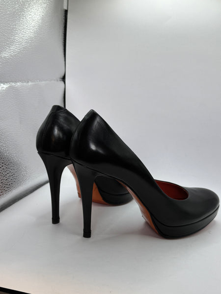 Décolleté in pelle nera con plateau