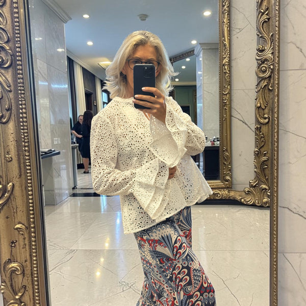 Camicia in pizzo con volant