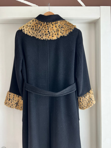 Cappotto nero animalier