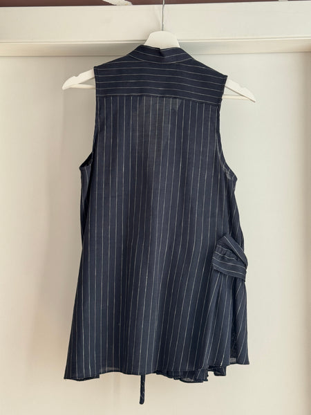 Blusa smanicata gessata