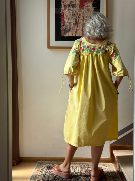 Abito vintage con ricami