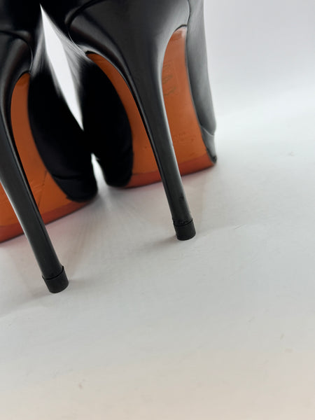 Décolleté in pelle nera con plateau