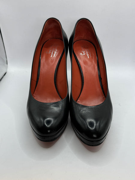 Décolleté in pelle nera con plateau