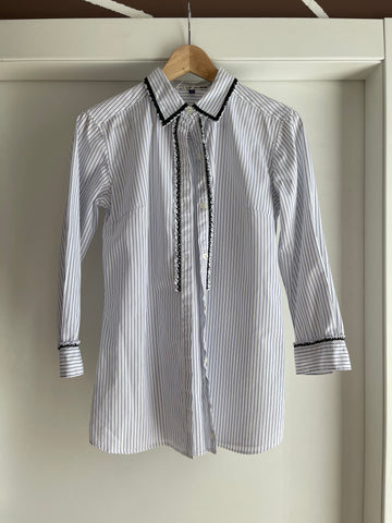 Camicia a righe con ricami