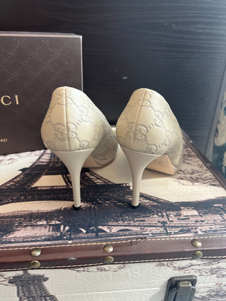 Opentoe monogram