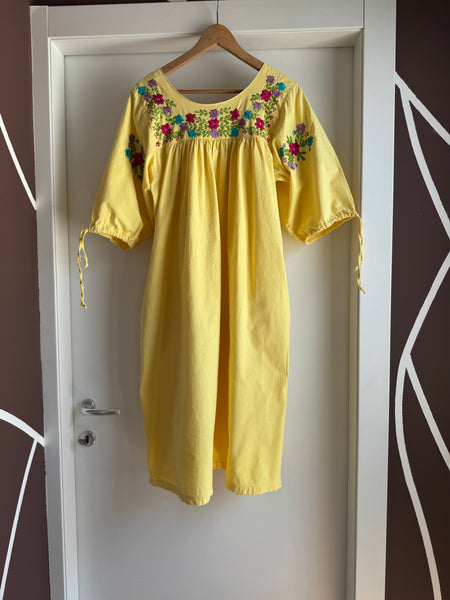 Abito vintage con ricami