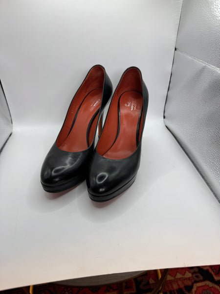 Décolleté in pelle nera con plateau