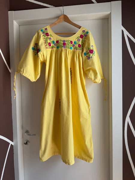 Abito vintage con ricami