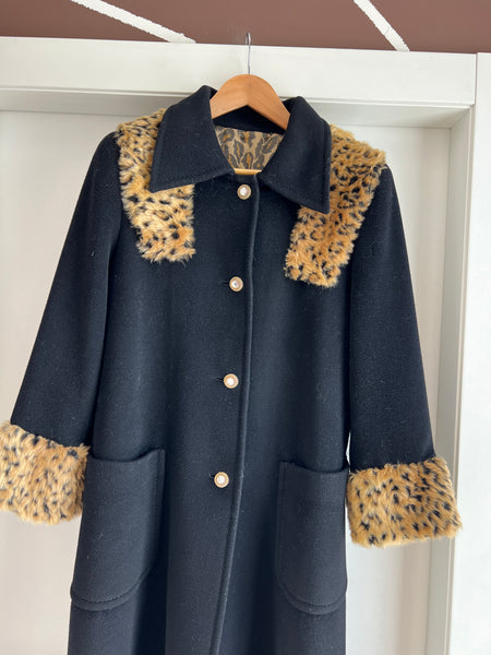 Cappotto nero animalier