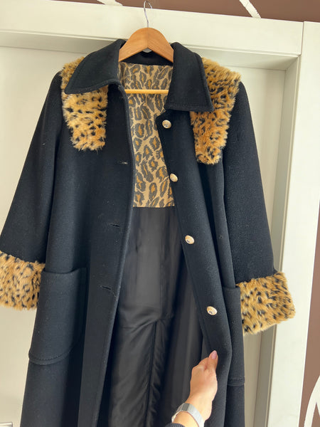 Cappotto nero animalier