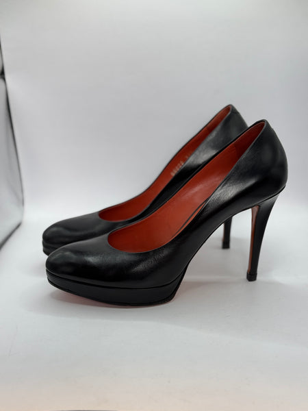 Décolleté in pelle nera con plateau