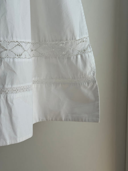 Abito in cotone con ricami