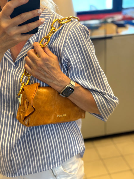 Borsa in pelle con catena