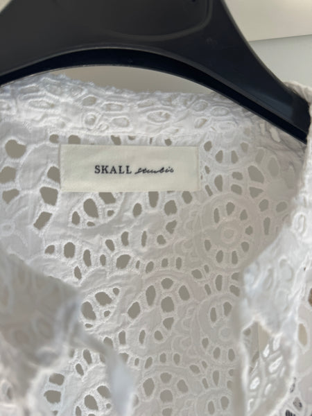 Camicia in pizzo con volant