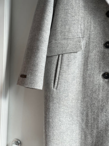 Cappotto grigio tre bottoni